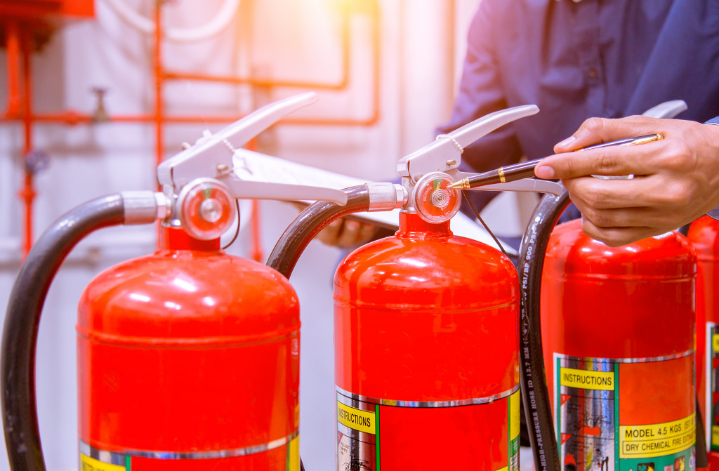 Inspection of fire extinguisher